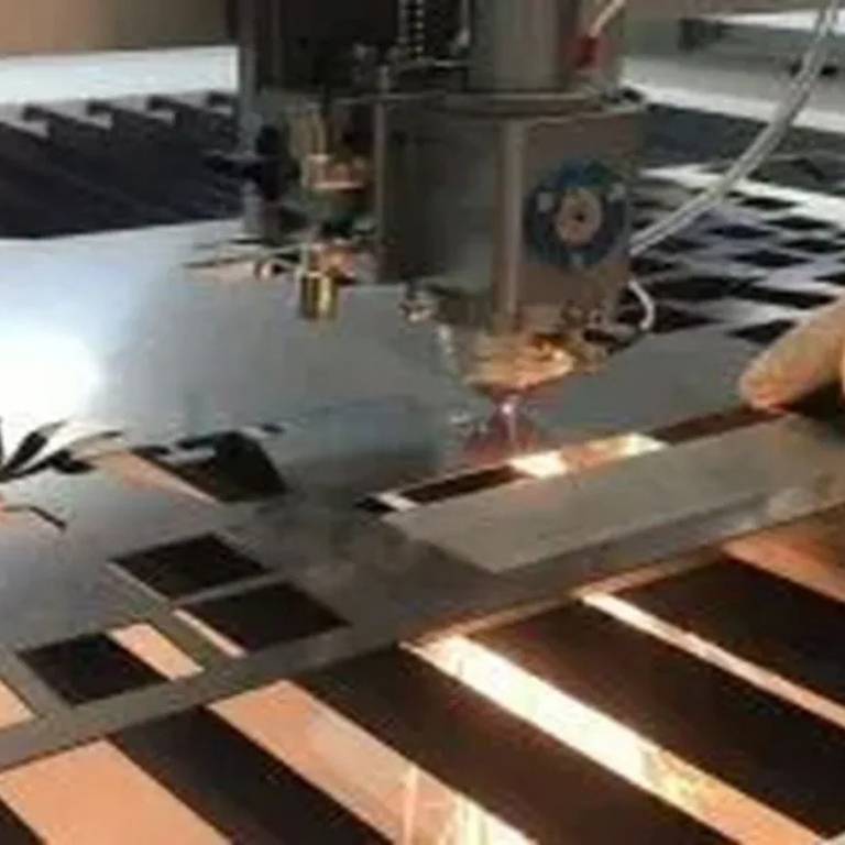 Lazer Kesim Makinesi